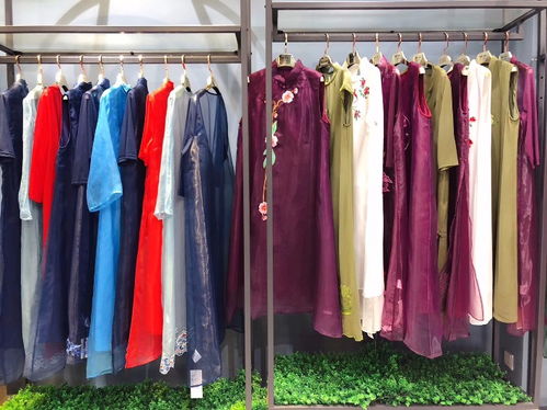 玺祥斋19夏真丝折扣女装 库存尾货批发的优势与品牌折扣女装批发攻略