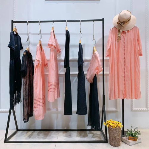 深圳夏季女装批发新风尚 品牌折扣走份模式引领时尚潮流