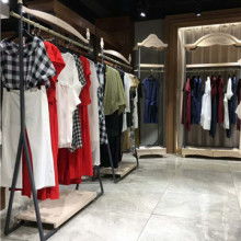 广州剪标品牌折扣女装批发走份 一站式供应链与高效批发模式解析