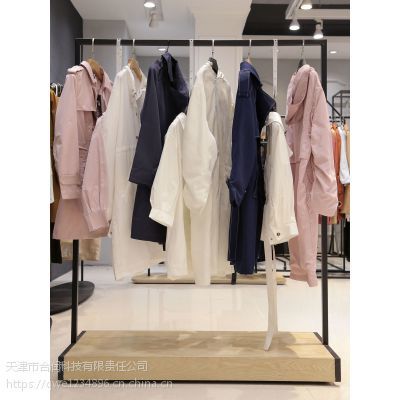 艾安琪杭州品牌尾货折扣女装批发折扣 国际品牌女装批发尾货紫色羽绒服
